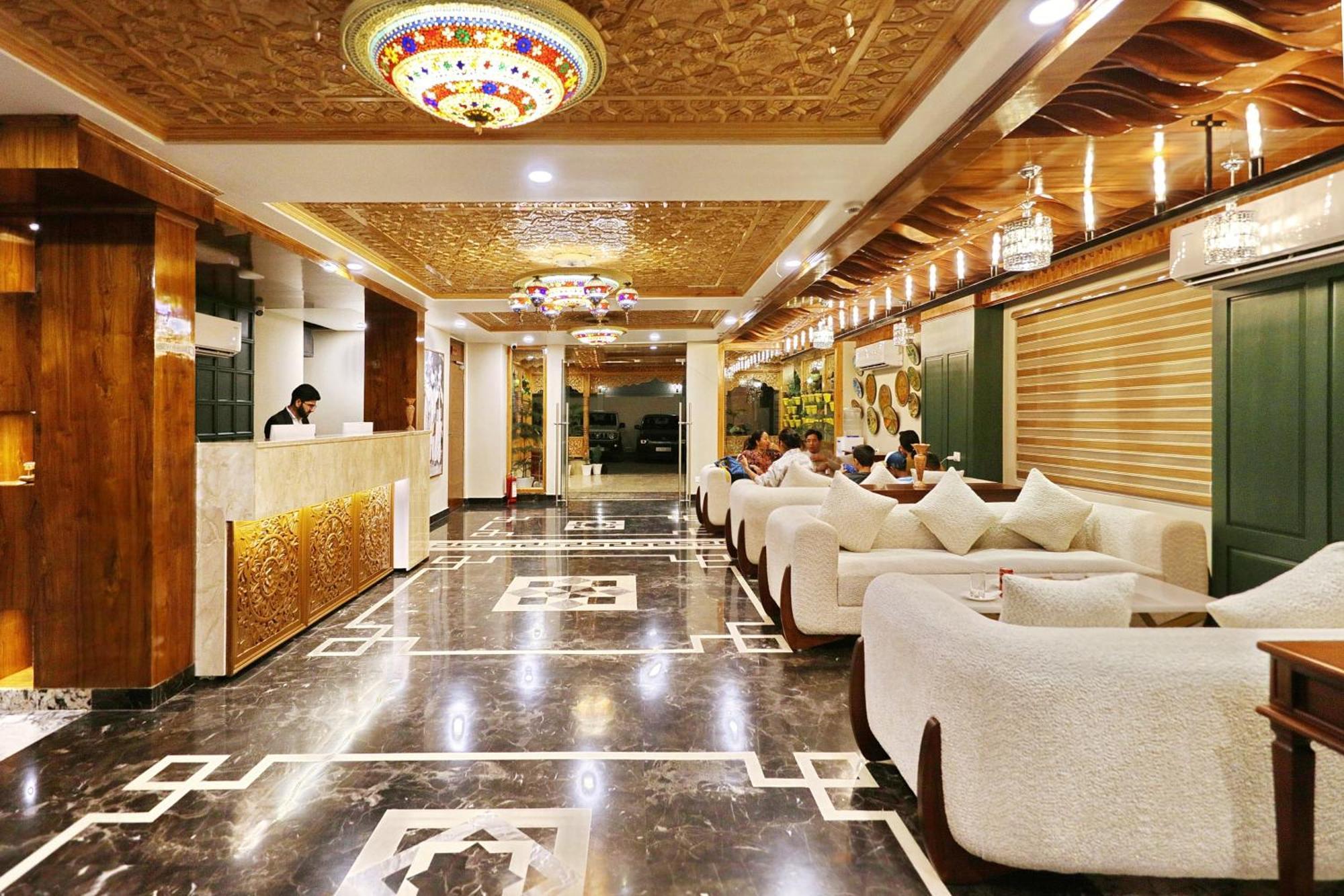 Hotel Blanco Srīnagar 外观 照片
