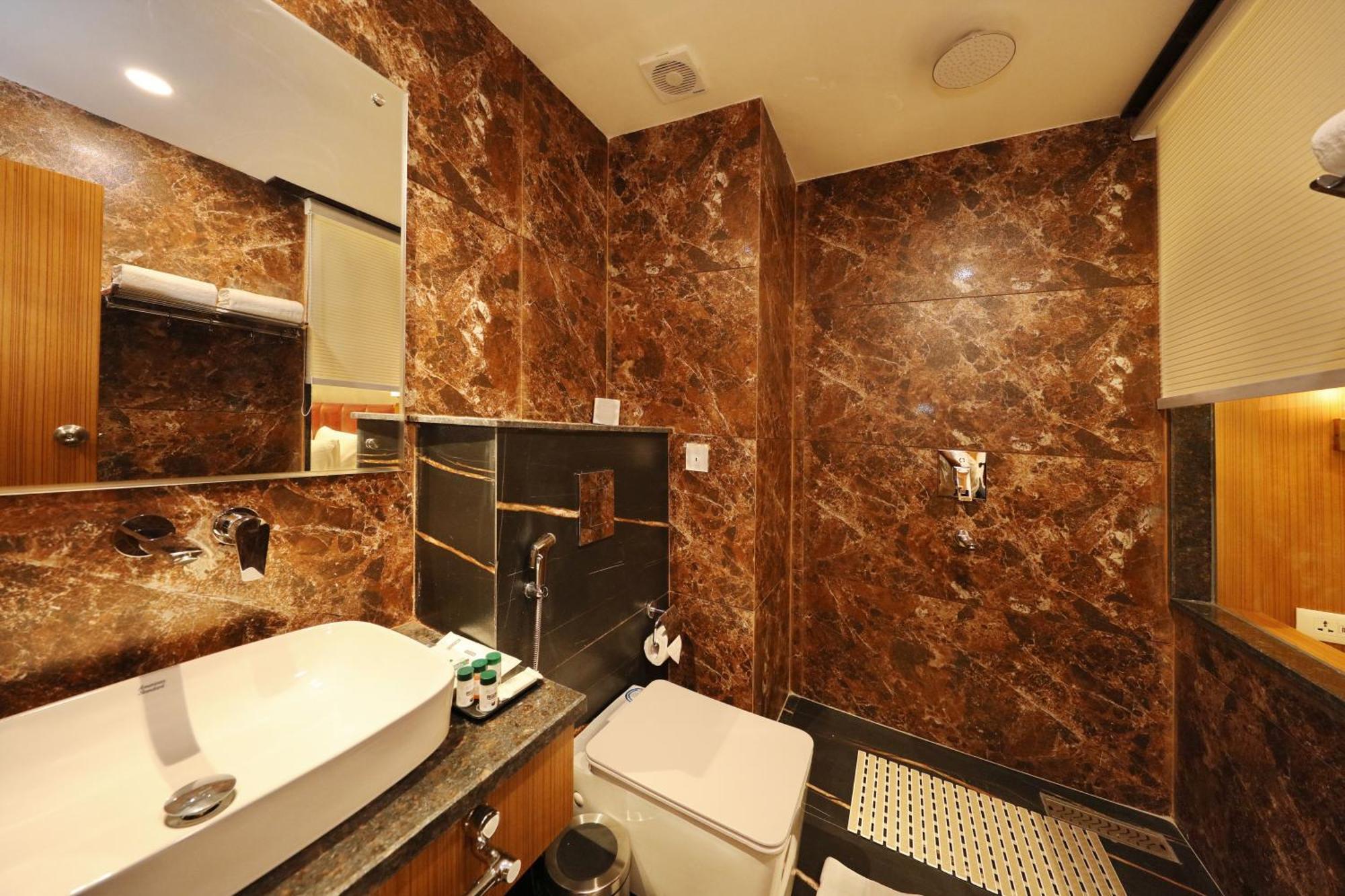 Hotel Blanco Srīnagar 外观 照片
